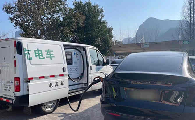 拉孜汽车搭电